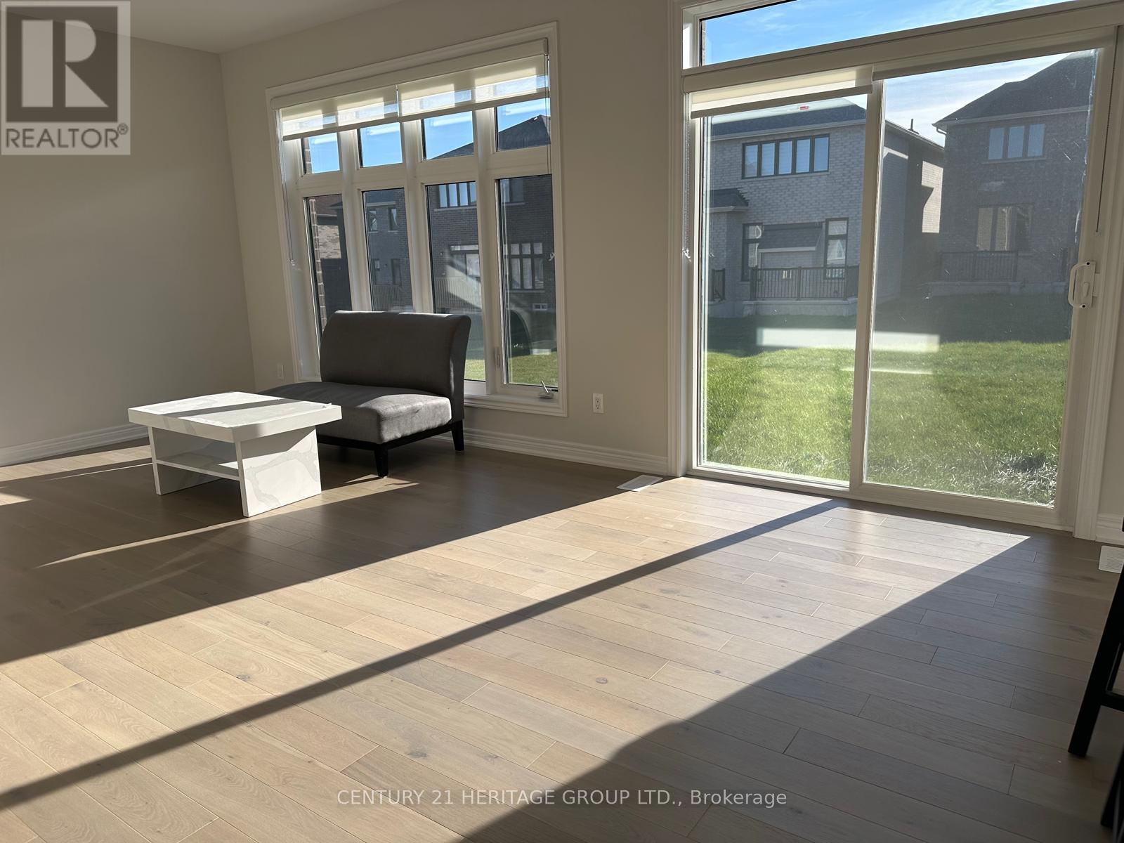 12 Sam Battaglia Crescent, Georgina, Ontario  L0E 1R0 - Photo 8 - N12438891