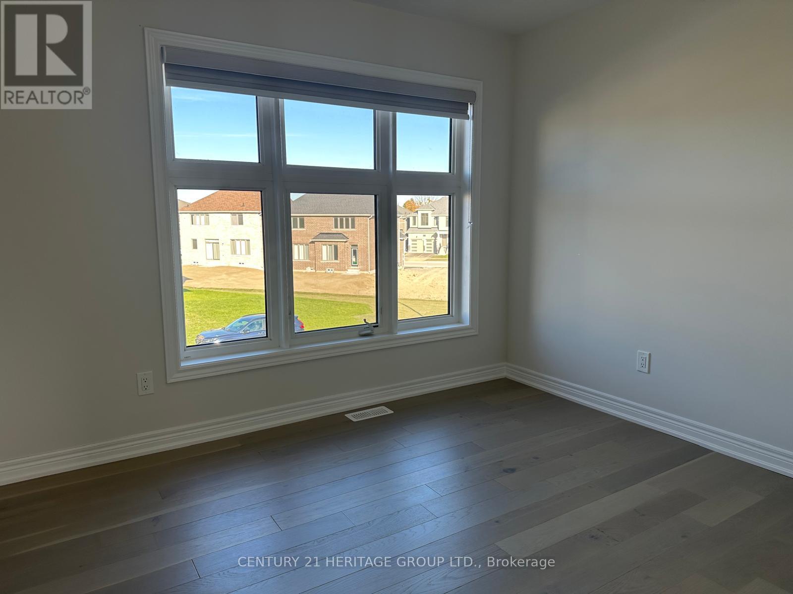 12 Sam Battaglia Crescent, Georgina, Ontario  L0E 1R0 - Photo 9 - N12438891