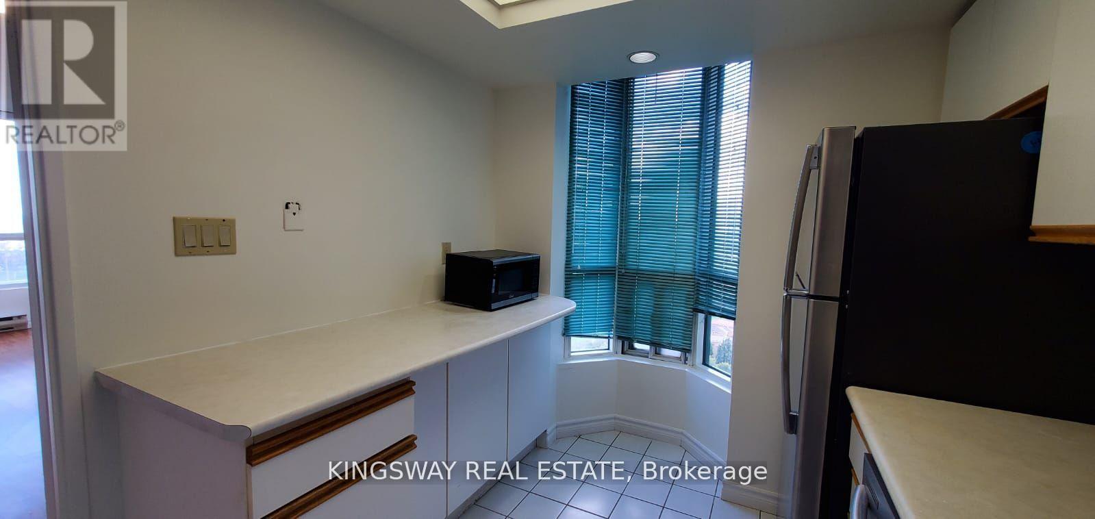 1706 - 4470 Tucana Court, Mississauga, Ontario  L5R 3K8 - Photo 5 - W12398676