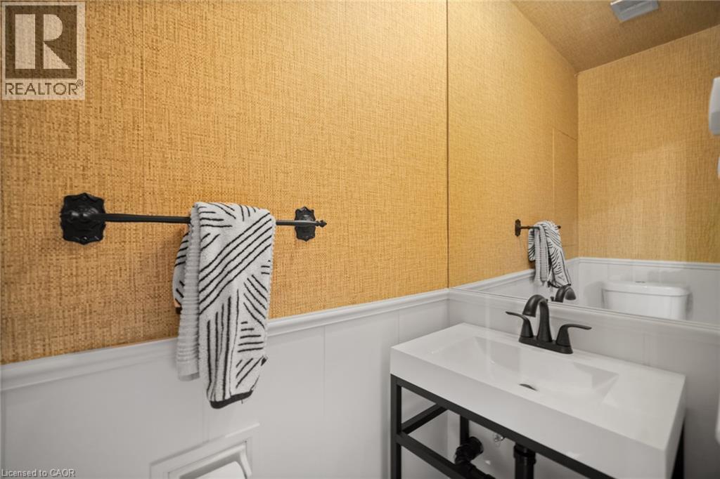 2058 Brant Street Unit# 3, Burlington, Ontario  L7P 3A6 - Photo 41 - 40775282