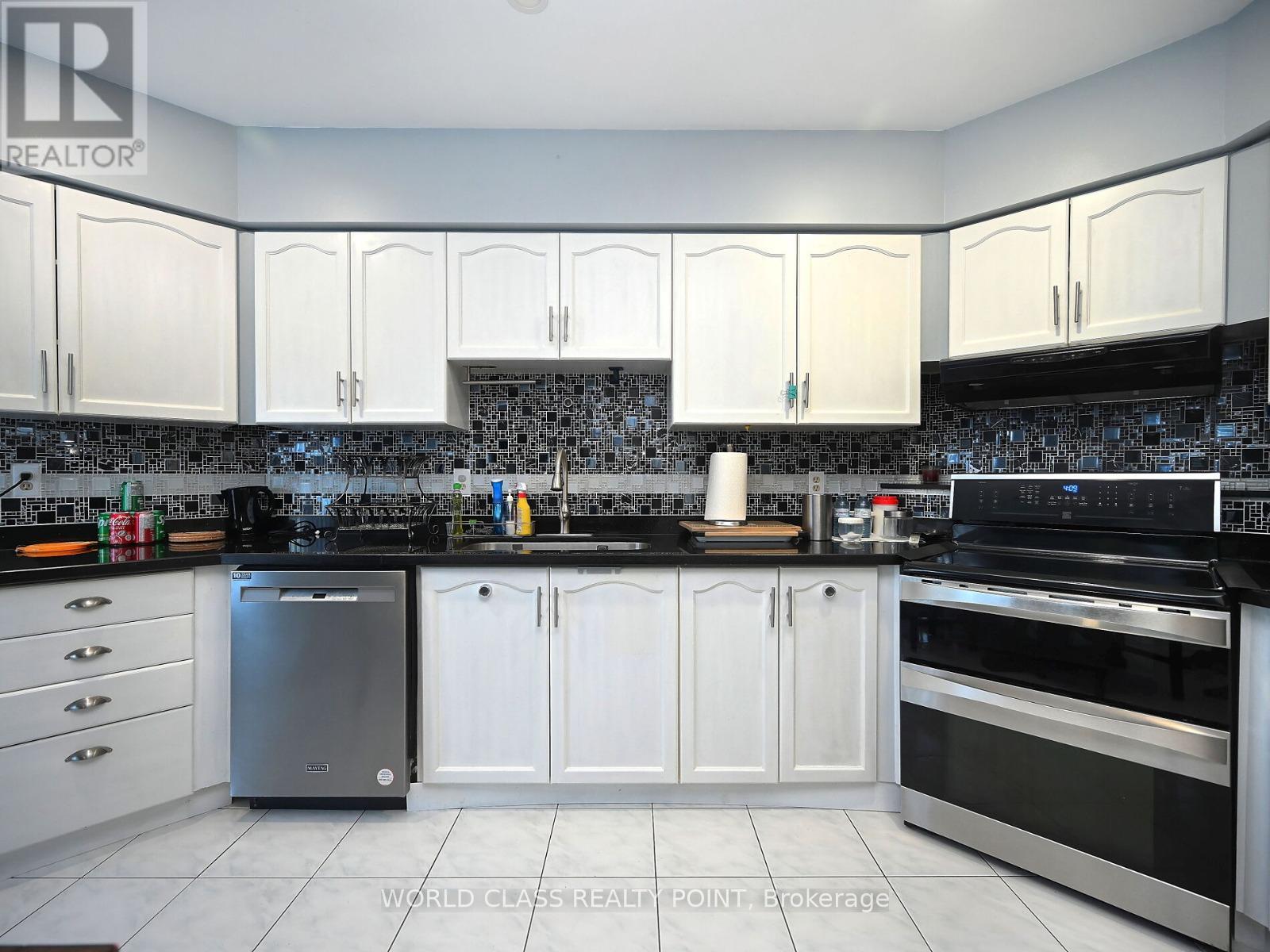 6136 Ford Road, Mississauga, Ontario  L5V 1X1 - Photo 39 - W12438867