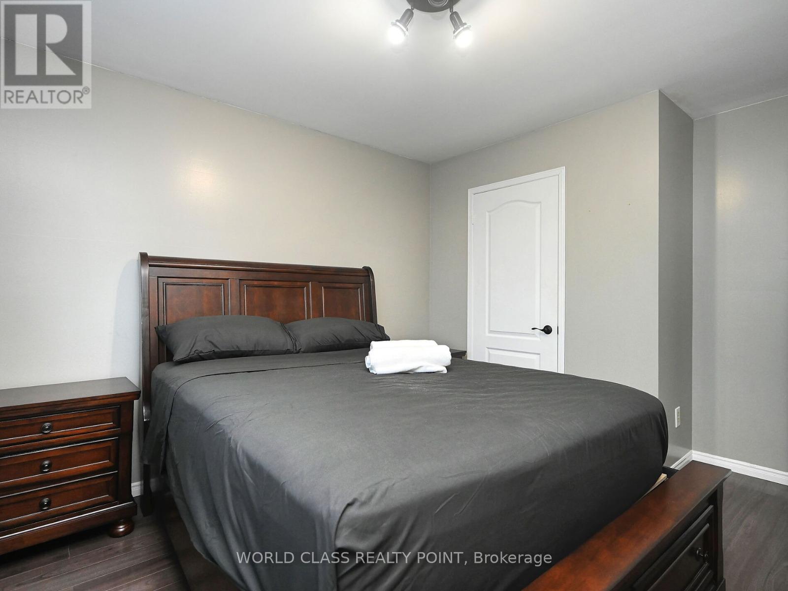 6136 Ford Road, Mississauga, Ontario  L5V 1X1 - Photo 8 - W12438867