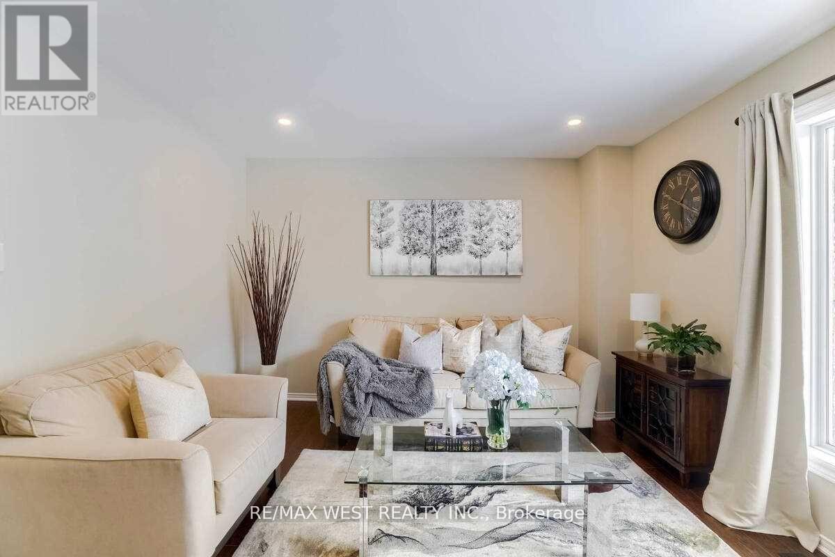 Main - 84 Mullis Crescent, Brampton, Ontario  L6Y 4S9 - Photo 10 - W12438890