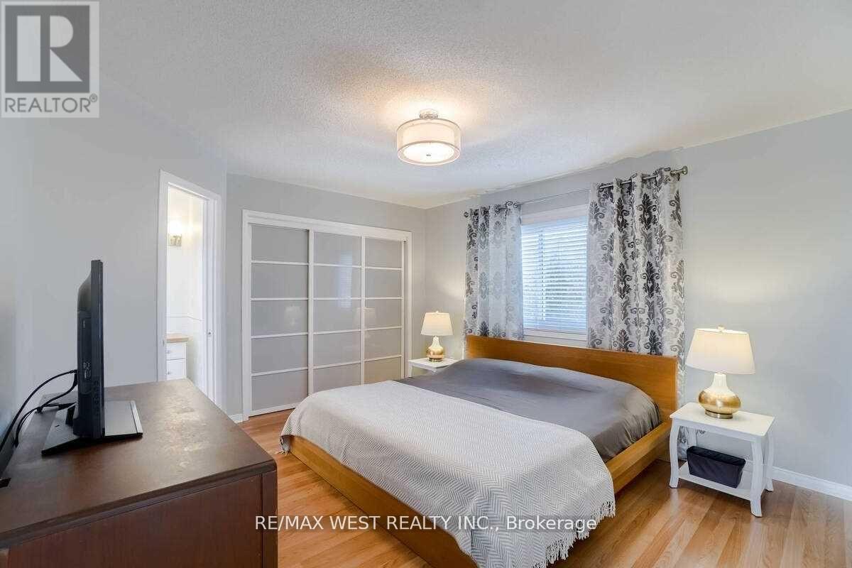 Main - 84 Mullis Crescent, Brampton, Ontario  L6Y 4S9 - Photo 13 - W12438890