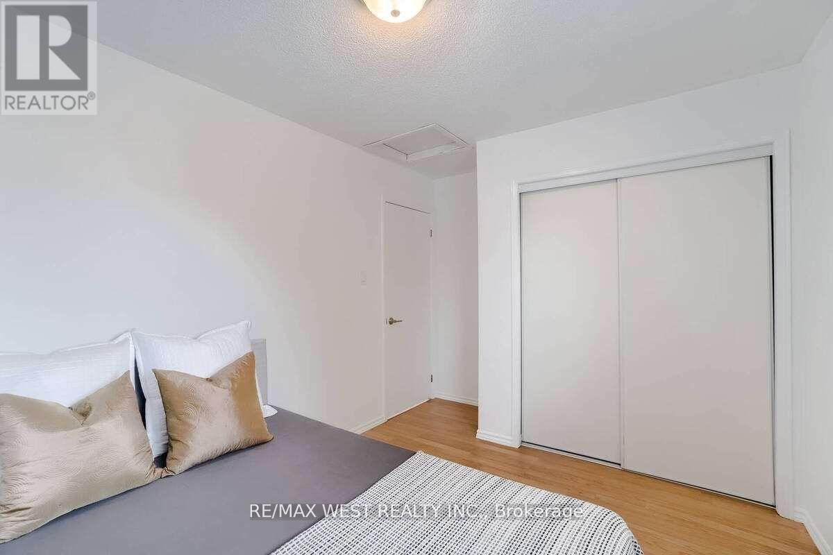 Main - 84 Mullis Crescent, Brampton, Ontario  L6Y 4S9 - Photo 17 - W12438890