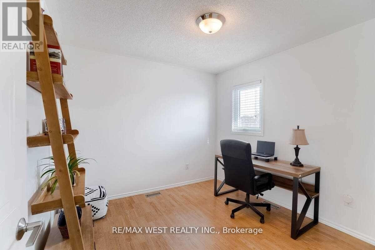 Main - 84 Mullis Crescent, Brampton, Ontario  L6Y 4S9 - Photo 18 - W12438890