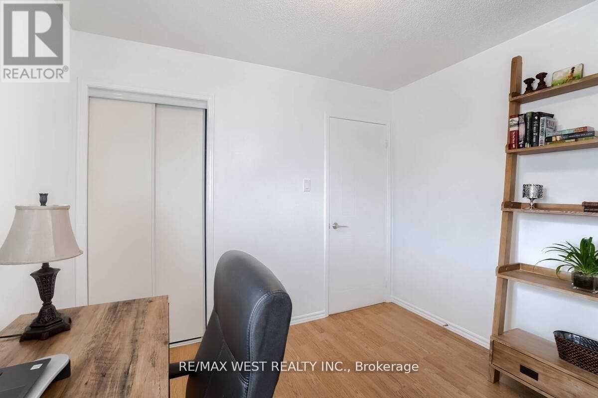 Main - 84 Mullis Crescent, Brampton, Ontario  L6Y 4S9 - Photo 19 - W12438890