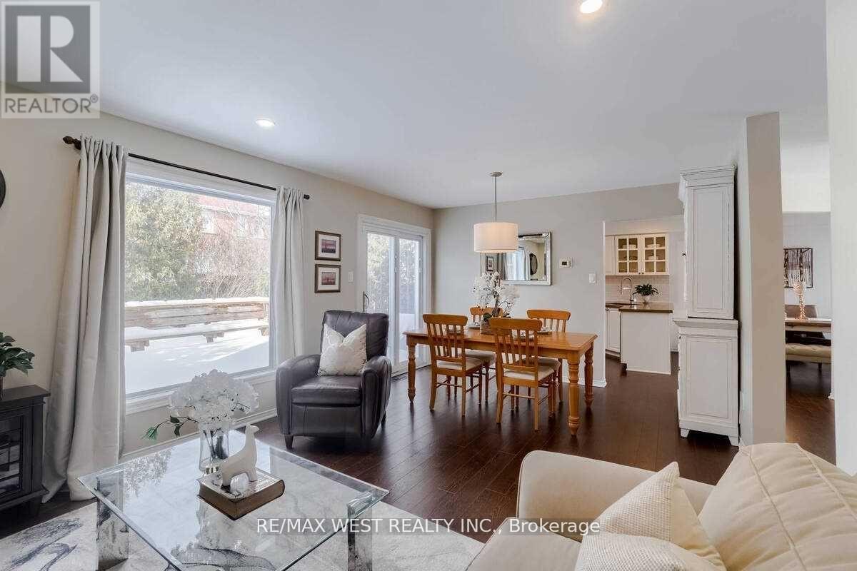 Main - 84 Mullis Crescent, Brampton, Ontario  L6Y 4S9 - Photo 9 - W12438890