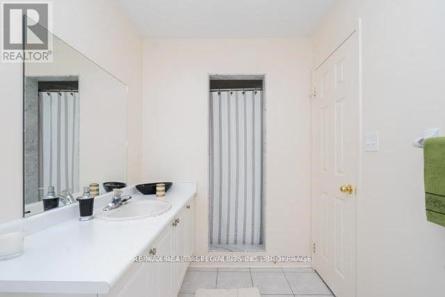 439 Aspendale Crescent, Mississauga, Ontario  L5W 0E7 - Photo 14 - W12438895