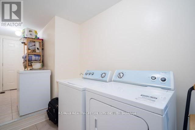 439 Aspendale Crescent, Mississauga, Ontario  L5W 0E7 - Photo 6 - W12438895