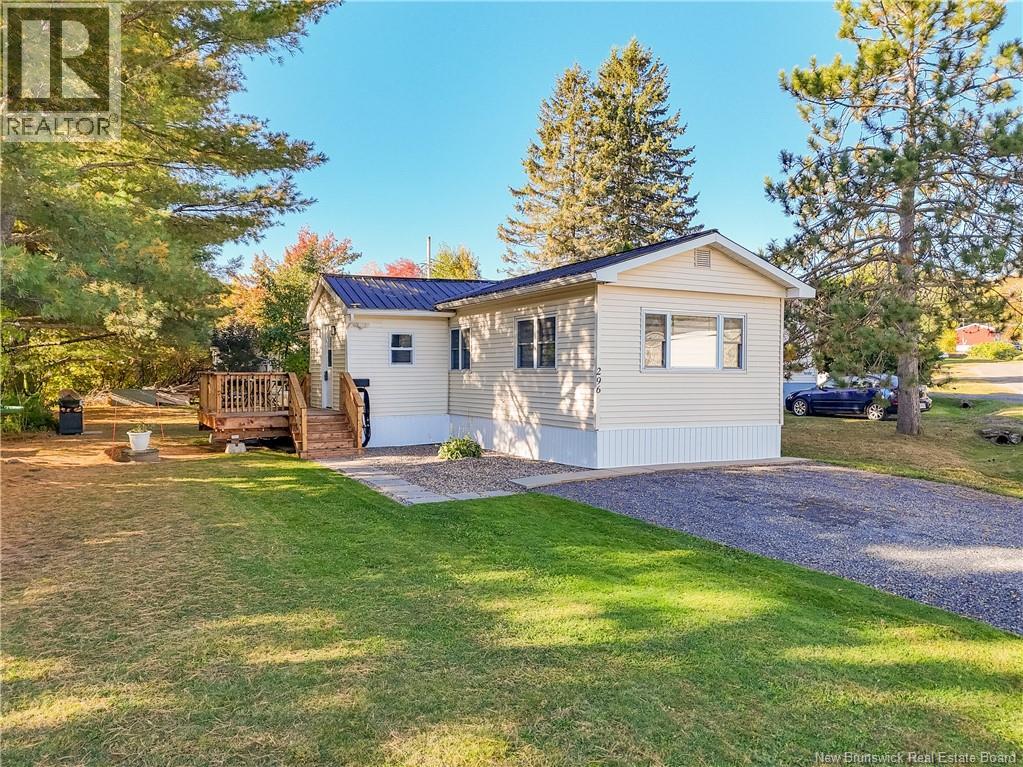 296 Magnolia Lane, Fredericton, New Brunswick  E3B 7P4 - Photo 3 - NB127547