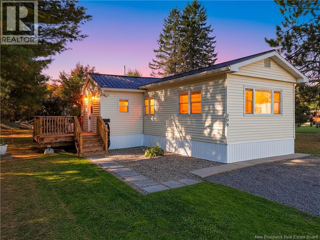 296 Magnolia Lane, Fredericton, New Brunswick  E3B 7P4 - Photo 36 - NB127547