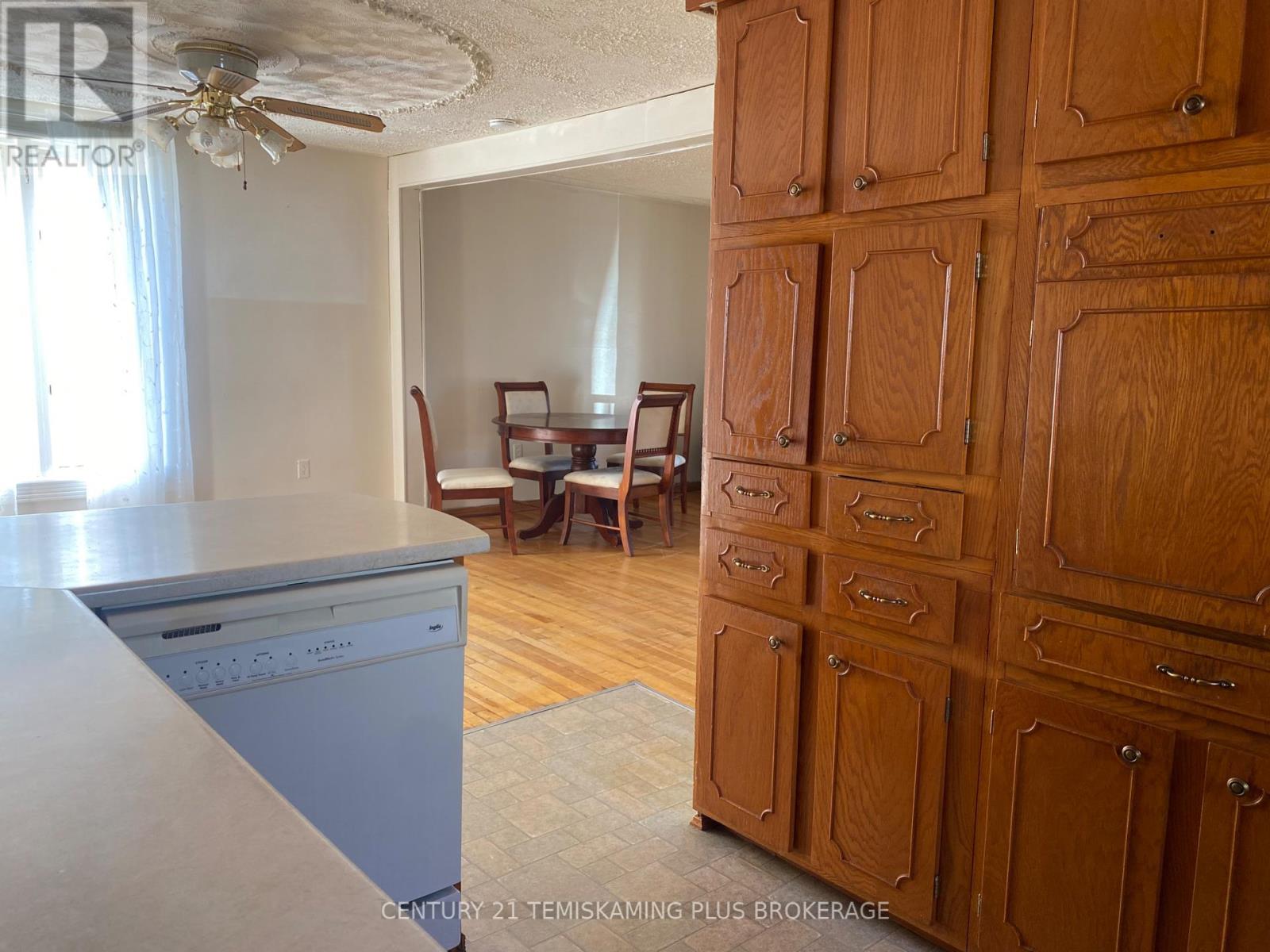 209 Katherine Street, Temiskaming Shores, Ontario  P0J 1P0 - Photo 5 - T12285396