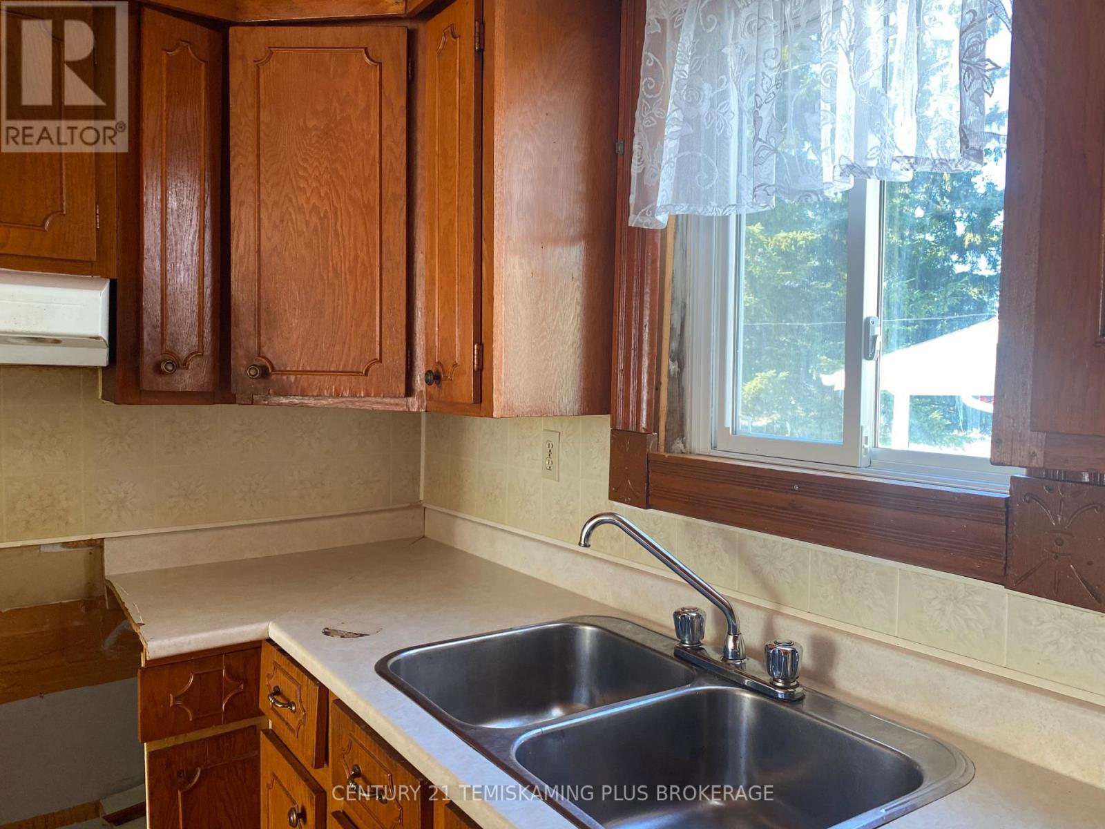209 Katherine Street, Temiskaming Shores, Ontario  P0J 1P0 - Photo 4 - T12285396