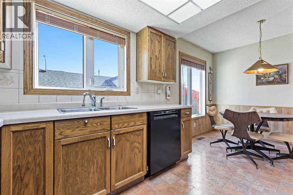 39 Millside Road Sw, Calgary, Alberta  T2Y 2P9 - Photo 13 - A2259689