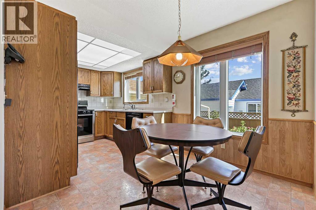 39 Millside Road Sw, Calgary, Alberta  T2Y 2P9 - Photo 10 - A2259689