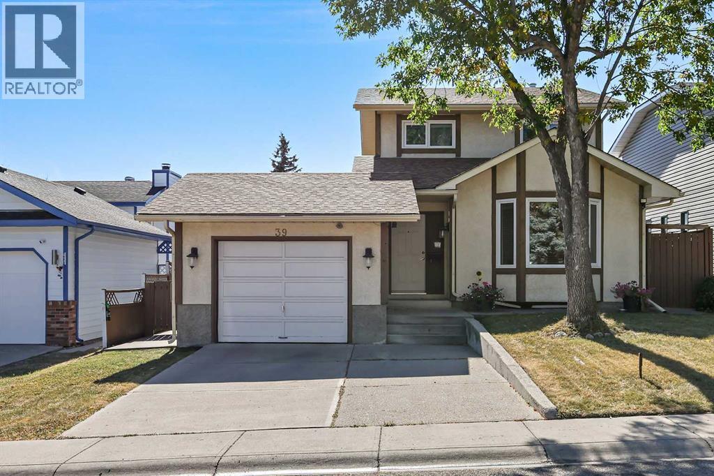 39 Millside Road Sw, Calgary, Alberta  T2Y 2P9 - Photo 2 - A2259689