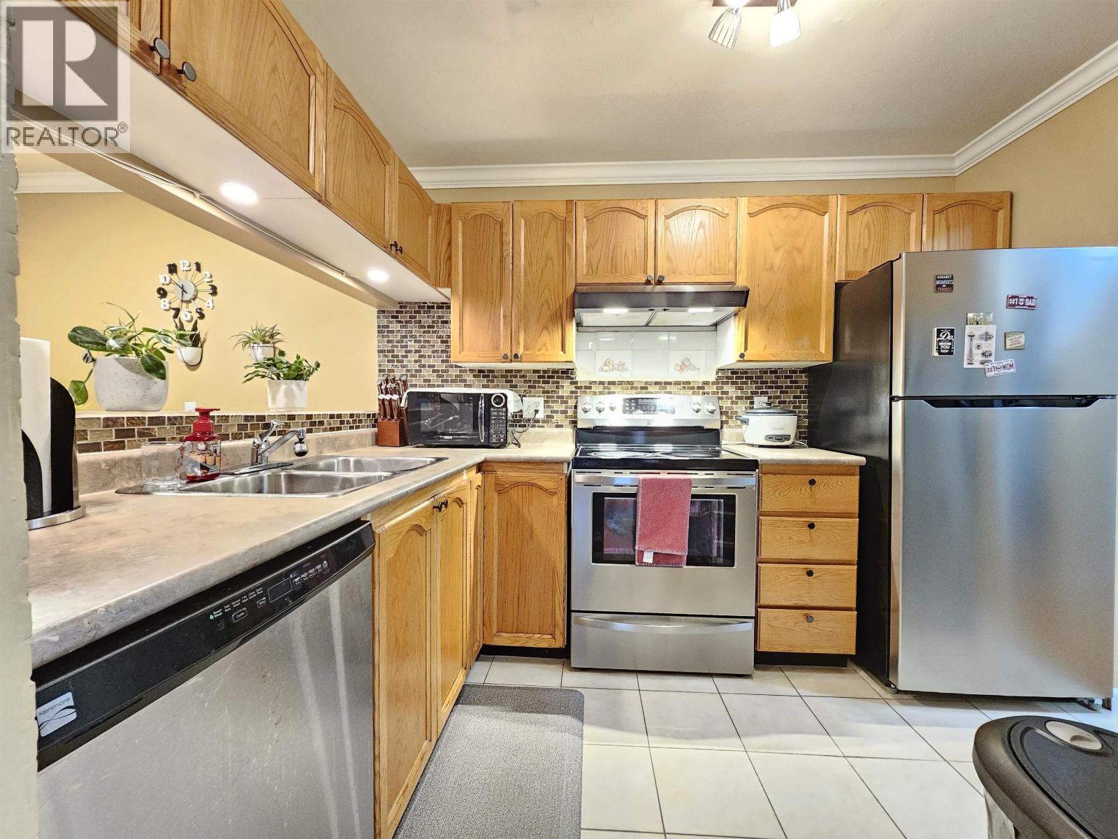 201 1167 Pipeline Road, Coquitlam, British Columbia  V3B 4R9 - Photo 5 - R3053663