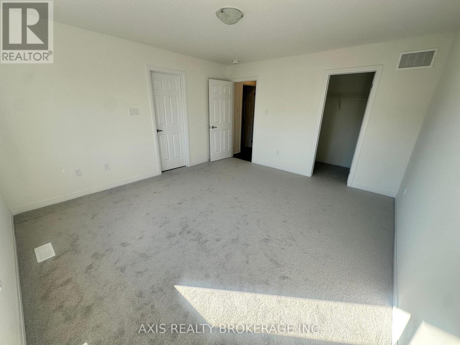 61 Brighton Lane, Thorold, Ontario  L2V 0N8 - Photo 9 - X12438860