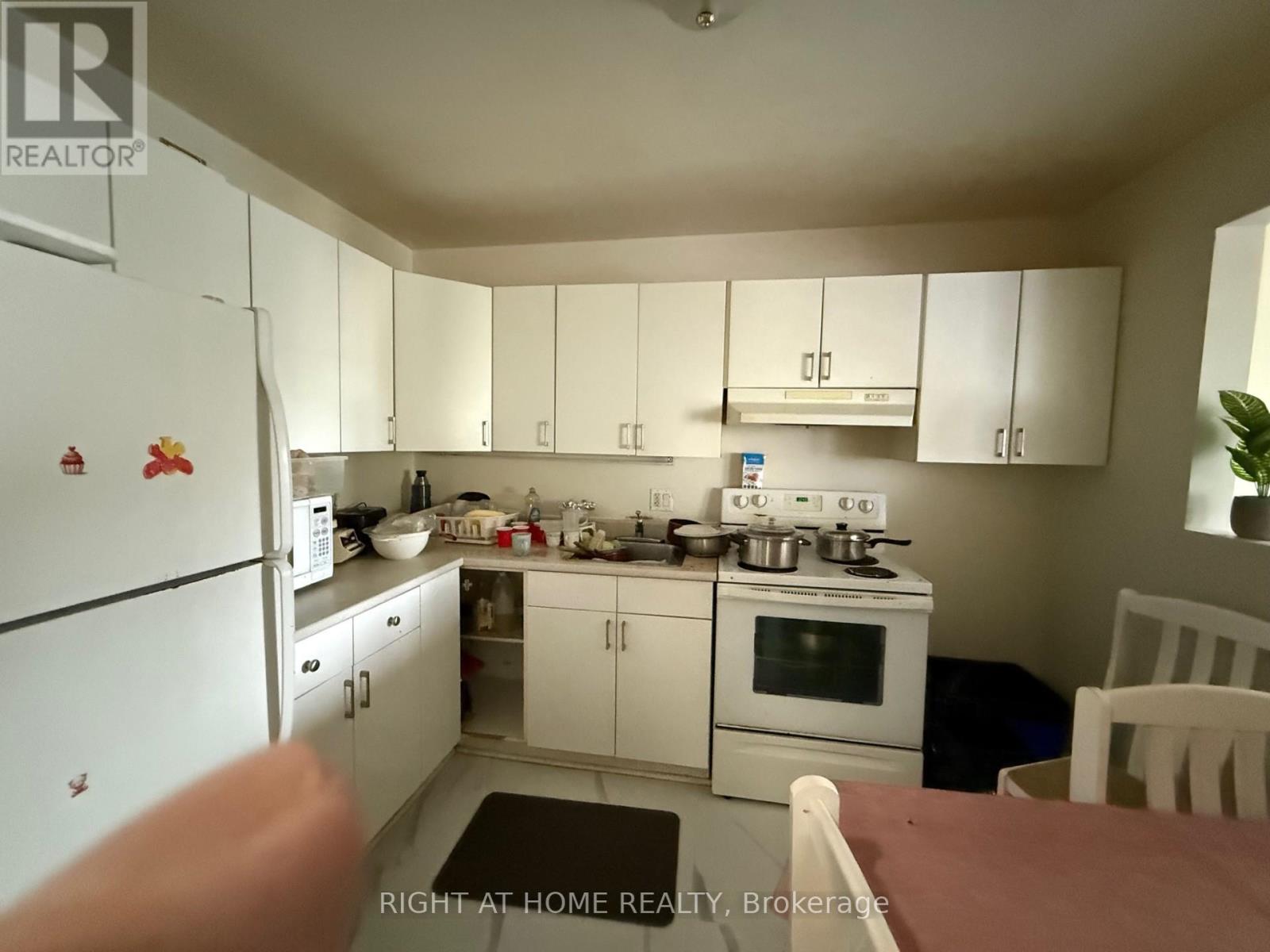5 - 3415 Uplands Drive, Ottawa, Ontario  K1V 9N3 - Photo 4 - X12438916