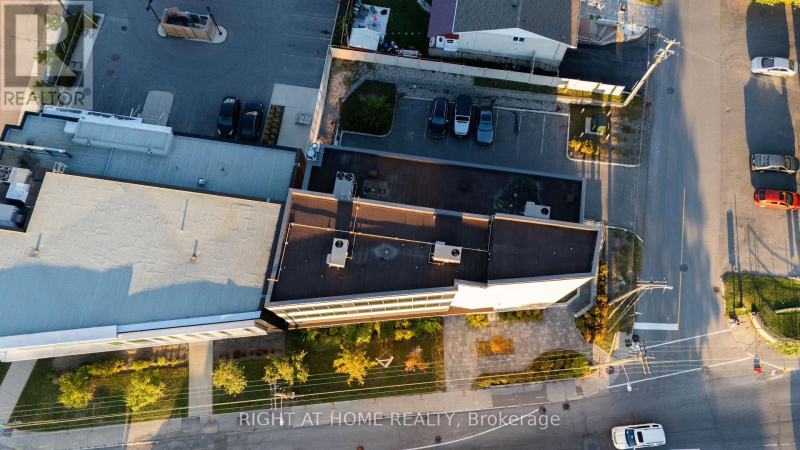 101 - 1637 Bank Street, Ottawa, Ontario  K1V 7Y9 - Photo 6 - X12438918