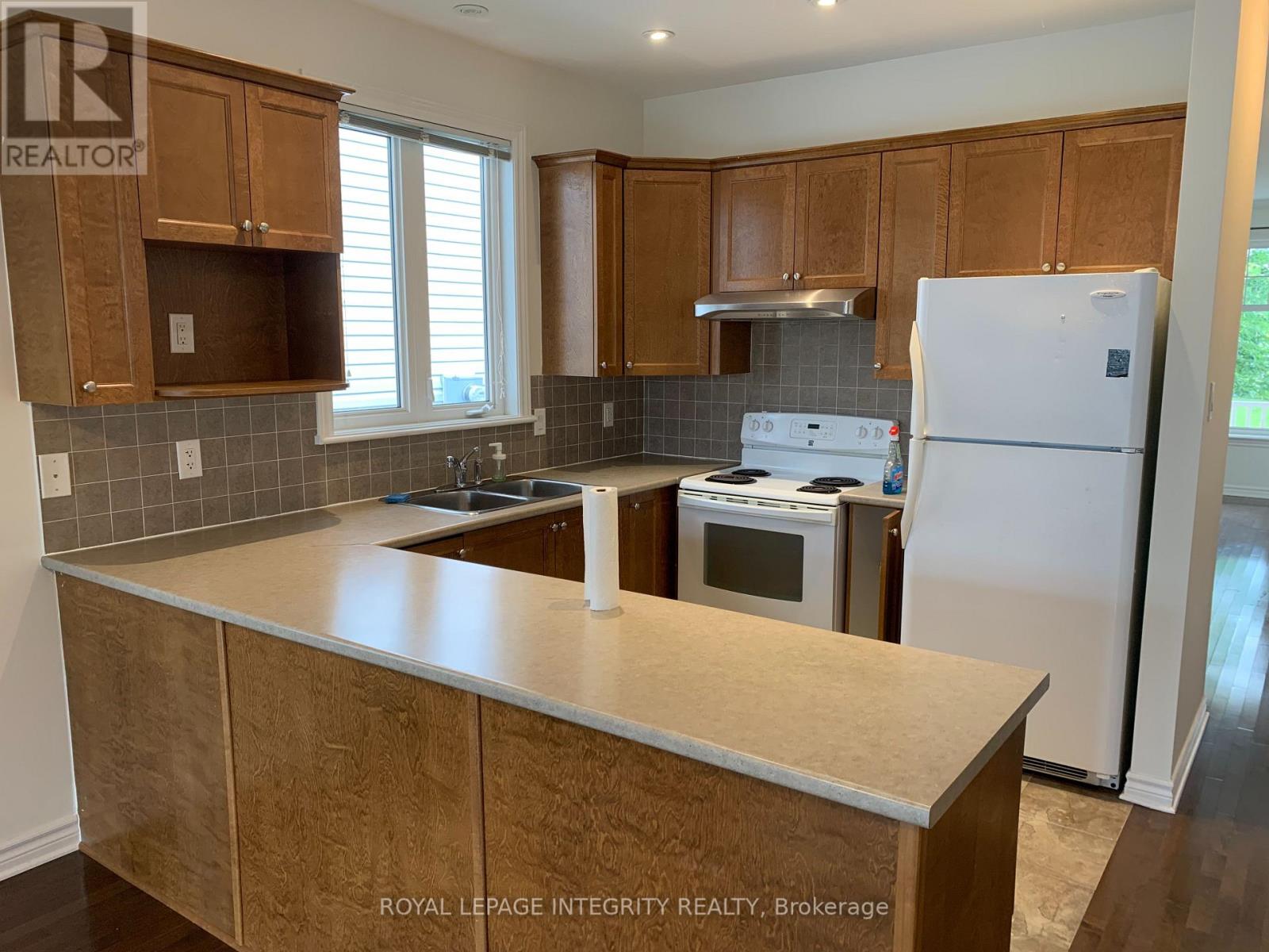 764 Fletcher Circle, Ottawa, Ontario  K2T 0A8 - Photo 7 - X12438922