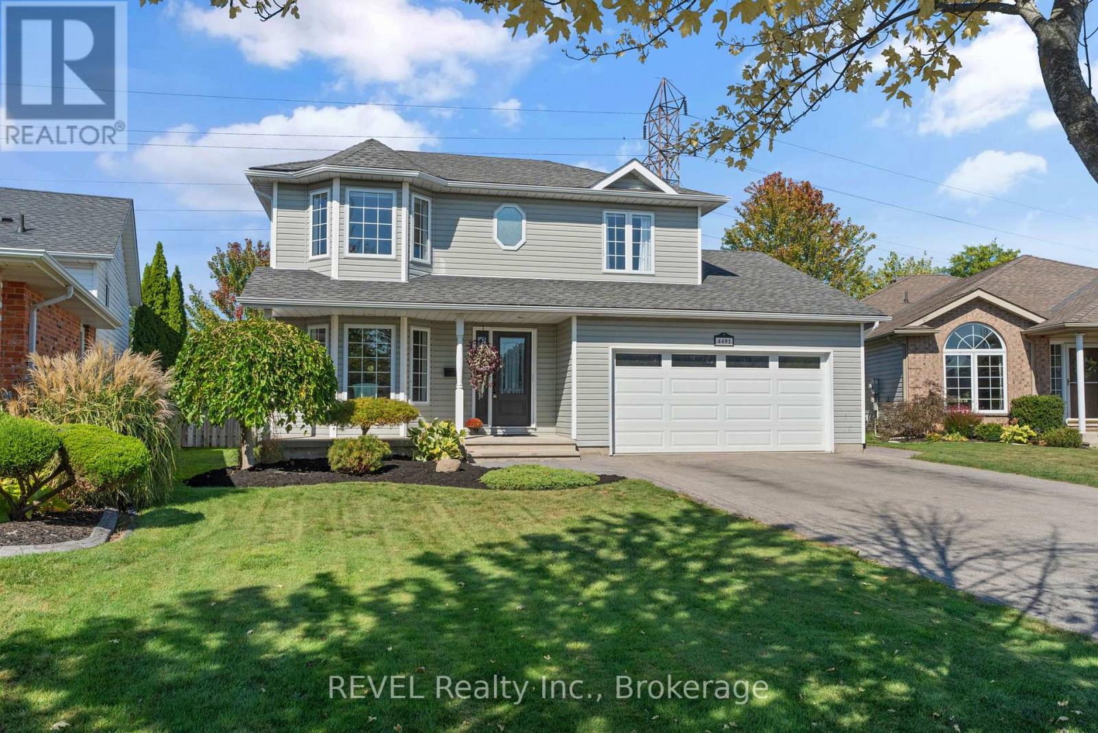 4491 Dawn Crescent, Niagara Falls (Ascot), Ontario  L2H 3H9 - Photo 1 - X12438943