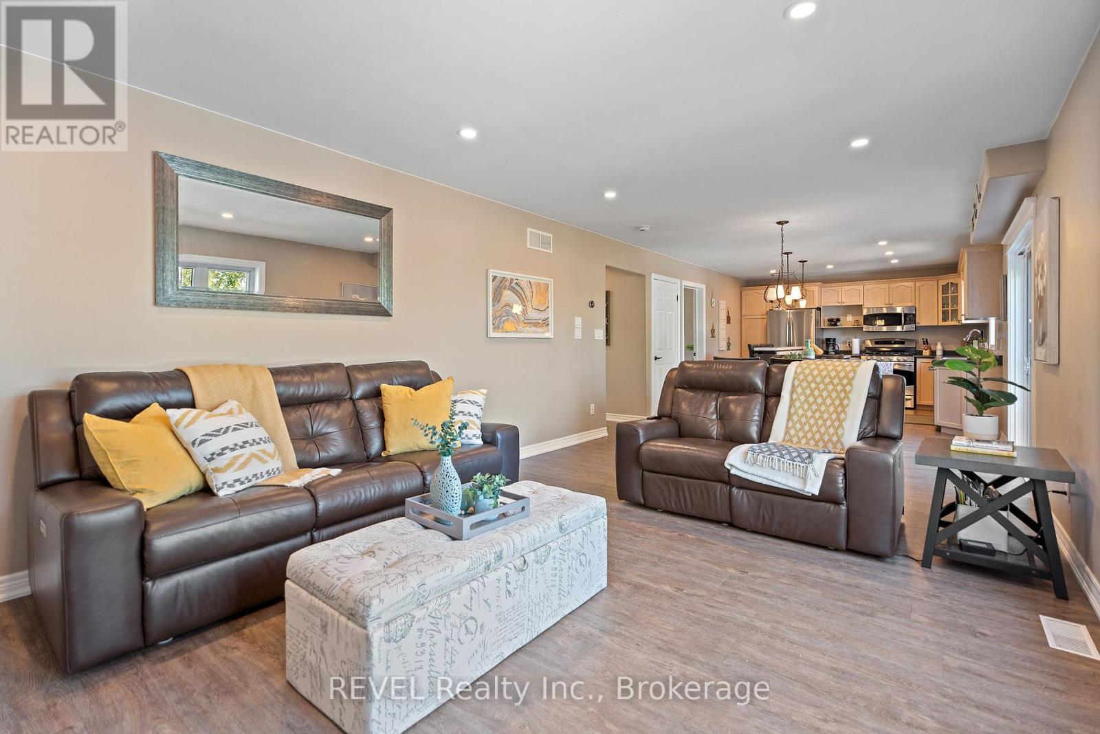 4491 Dawn Crescent, Niagara Falls (Ascot), Ontario  L2H 3H9 - Photo 18 - X12438943