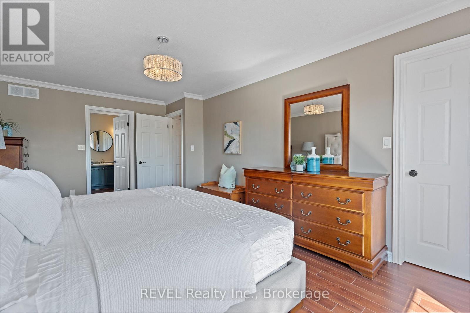 4491 Dawn Crescent, Niagara Falls (Ascot), Ontario  L2H 3H9 - Photo 23 - X12438943
