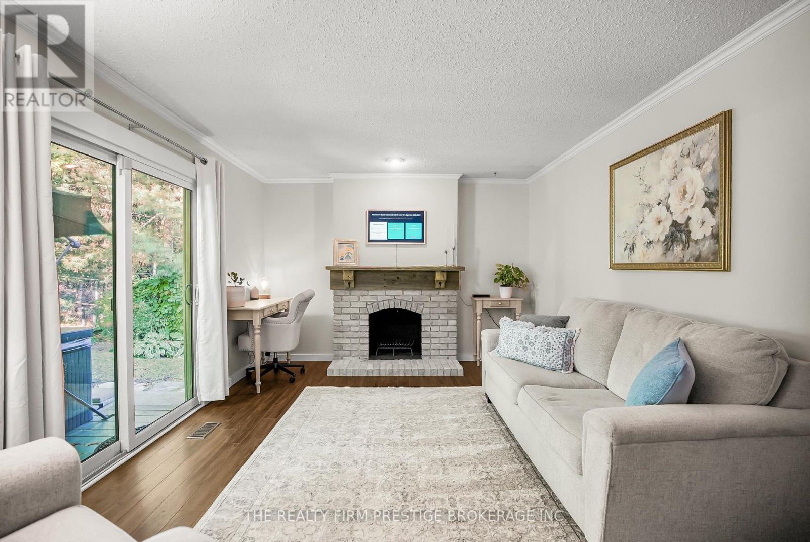 15 Rockford Crescent, London South (South K), Ontario  N6K 3B5 - Photo 12 - X12438824