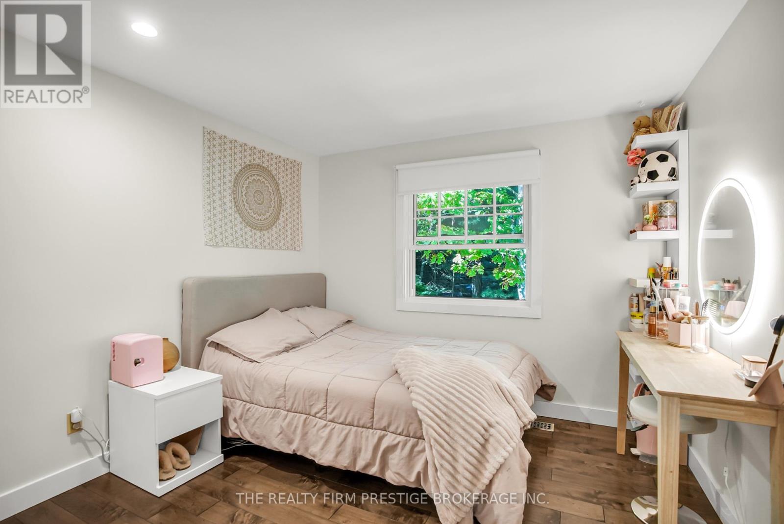15 Rockford Crescent, London South (South K), Ontario  N6K 3B5 - Photo 16 - X12438824