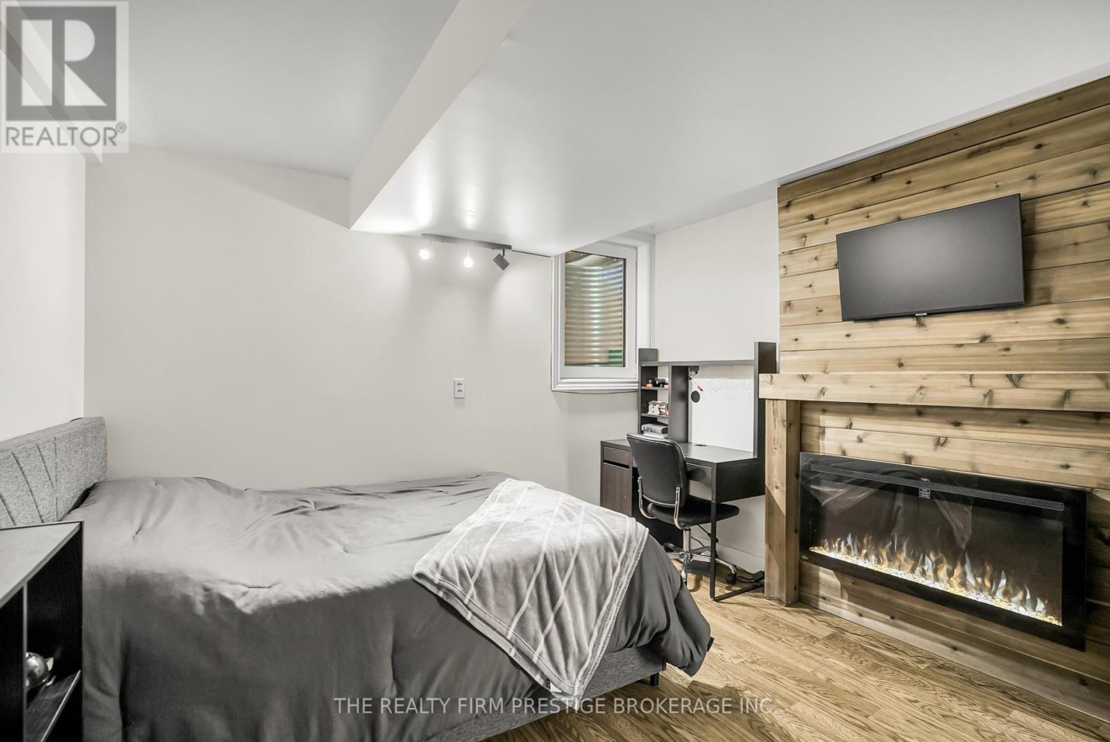 15 Rockford Crescent, London South (South K), Ontario  N6K 3B5 - Photo 21 - X12438824