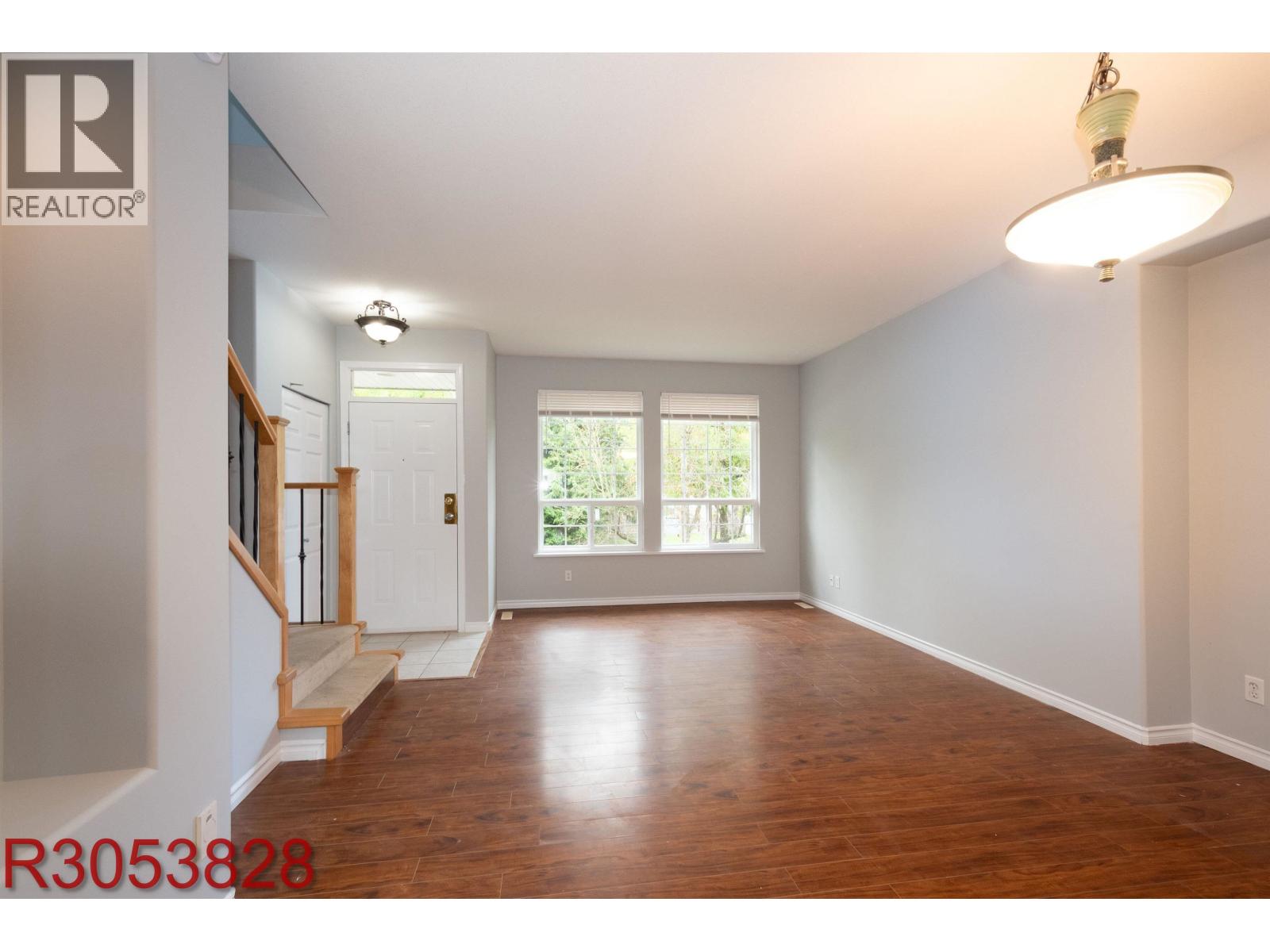 24105 102 Avenue, Maple Ridge, British Columbia  V2W 2A2 - Photo 2 - R3053828