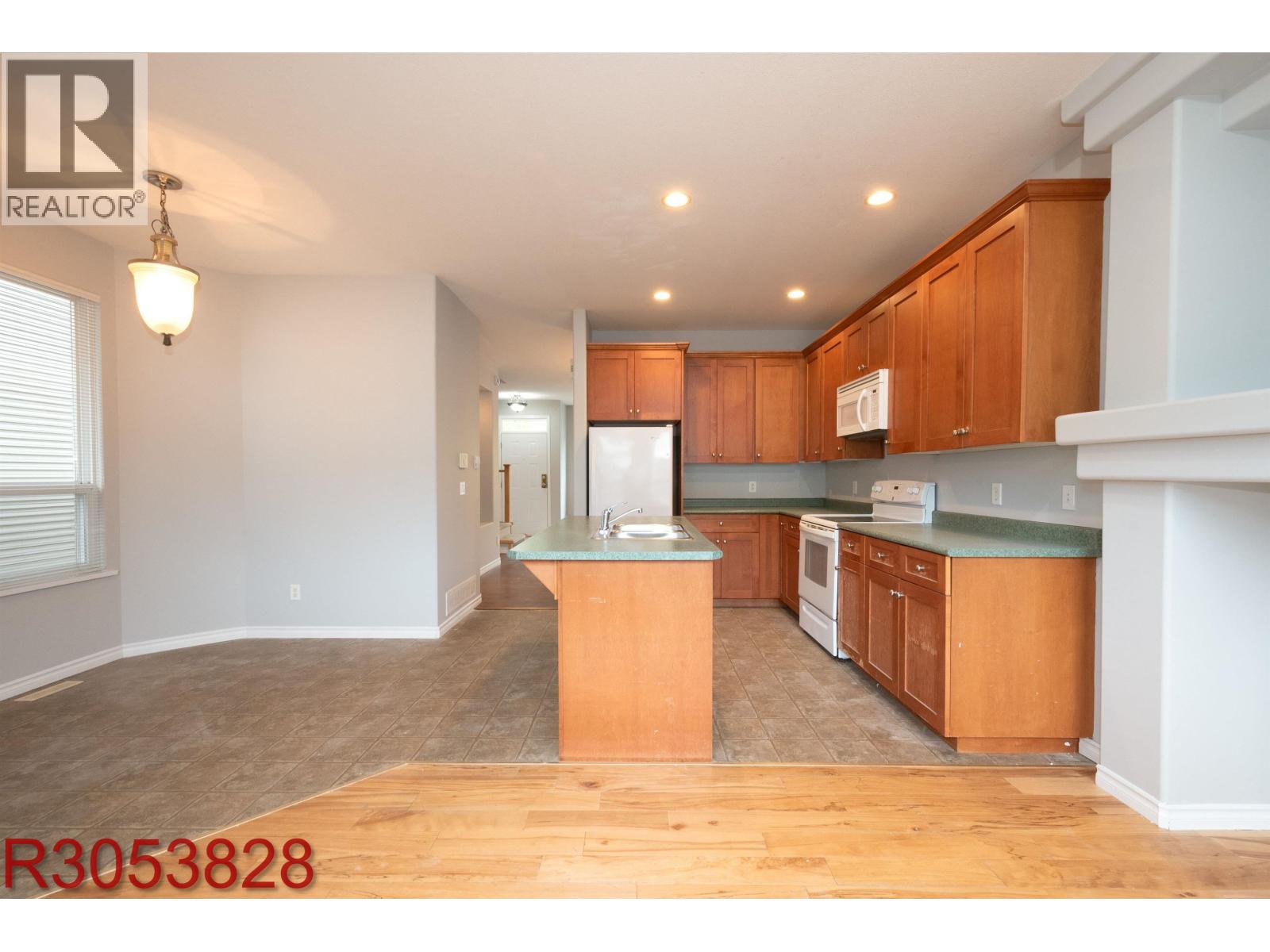 24105 102 Avenue, Maple Ridge, British Columbia  V2W 2A2 - Photo 11 - R3053828