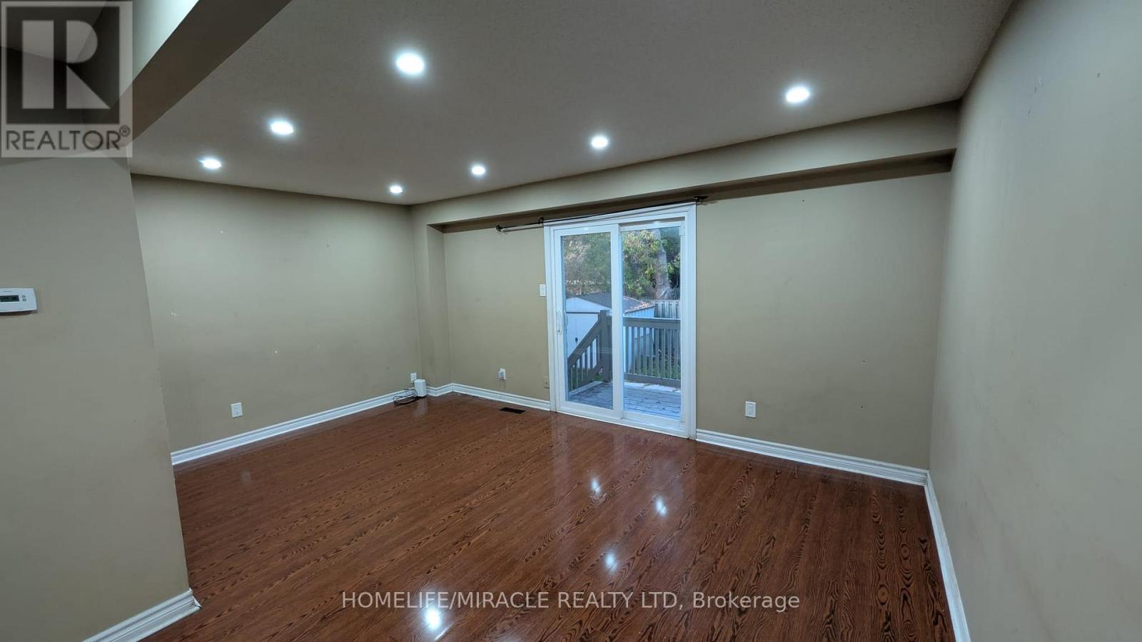 107 Jacob Fisher Drive, Toronto, Ontario  M1B 4L9 - Photo 3 - E12438926