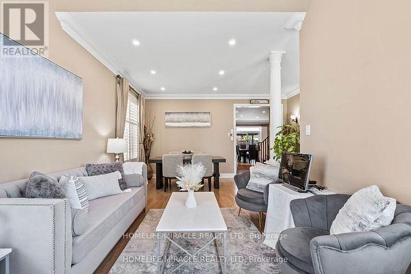 32 Albert Roffey Crescent, Markham, Ontario  L6B 0H1 - Photo 13 - N12438901
