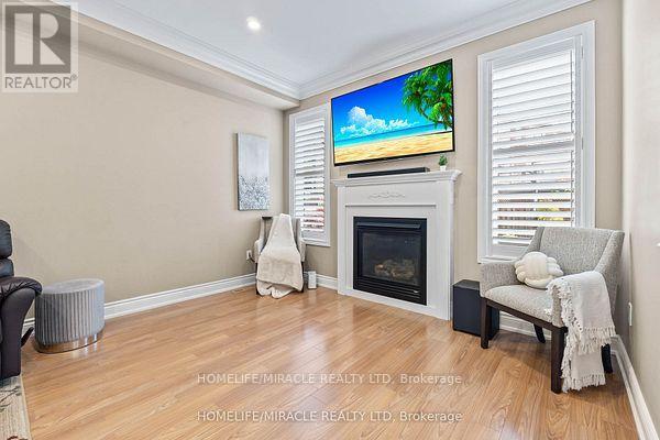 32 Albert Roffey Crescent, Markham, Ontario  L6B 0H1 - Photo 18 - N12438901