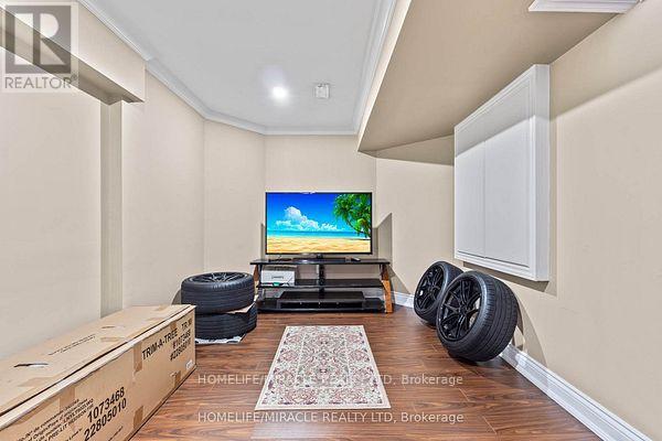 32 Albert Roffey Crescent, Markham, Ontario  L6B 0H1 - Photo 41 - N12438901