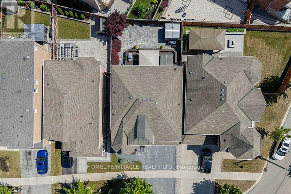 32 Albert Roffey Crescent, Markham, Ontario  L6B 0H1 - Photo 5 - N12438901
