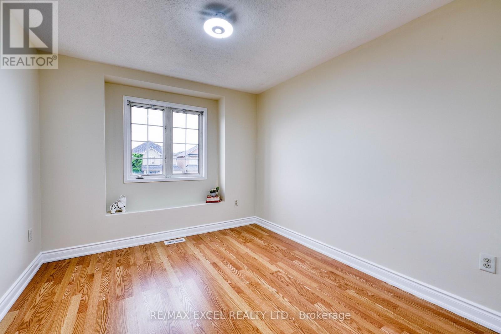 5909 Churchill Meadows Boulevard, Mississauga, Ontario  L5M 6Y2 - Photo 12 - W12438898