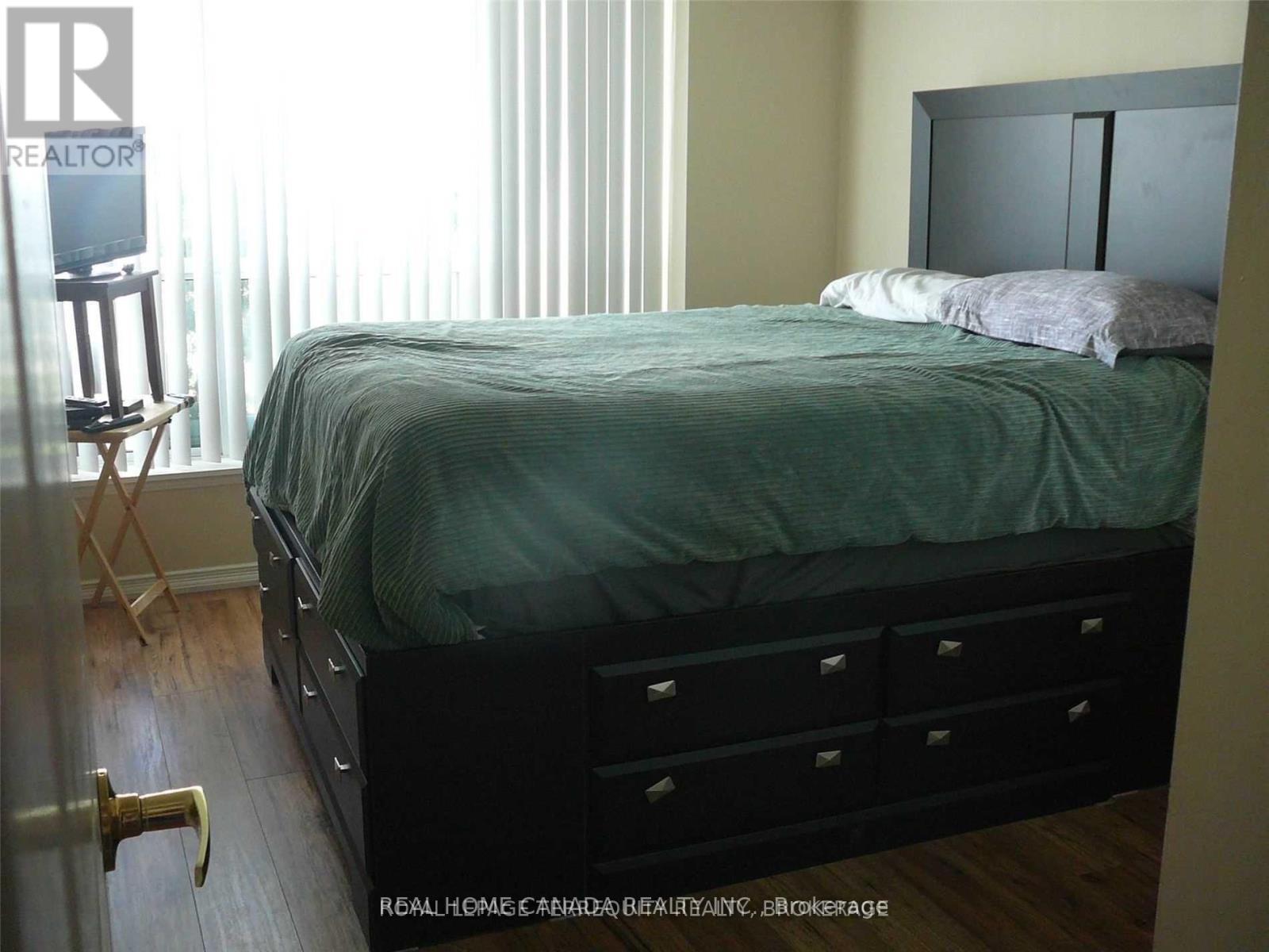 1406 - 4879 Kimbermount Avenue, Mississauga, Ontario  L5M 7R8 - Photo 14 - W12438899
