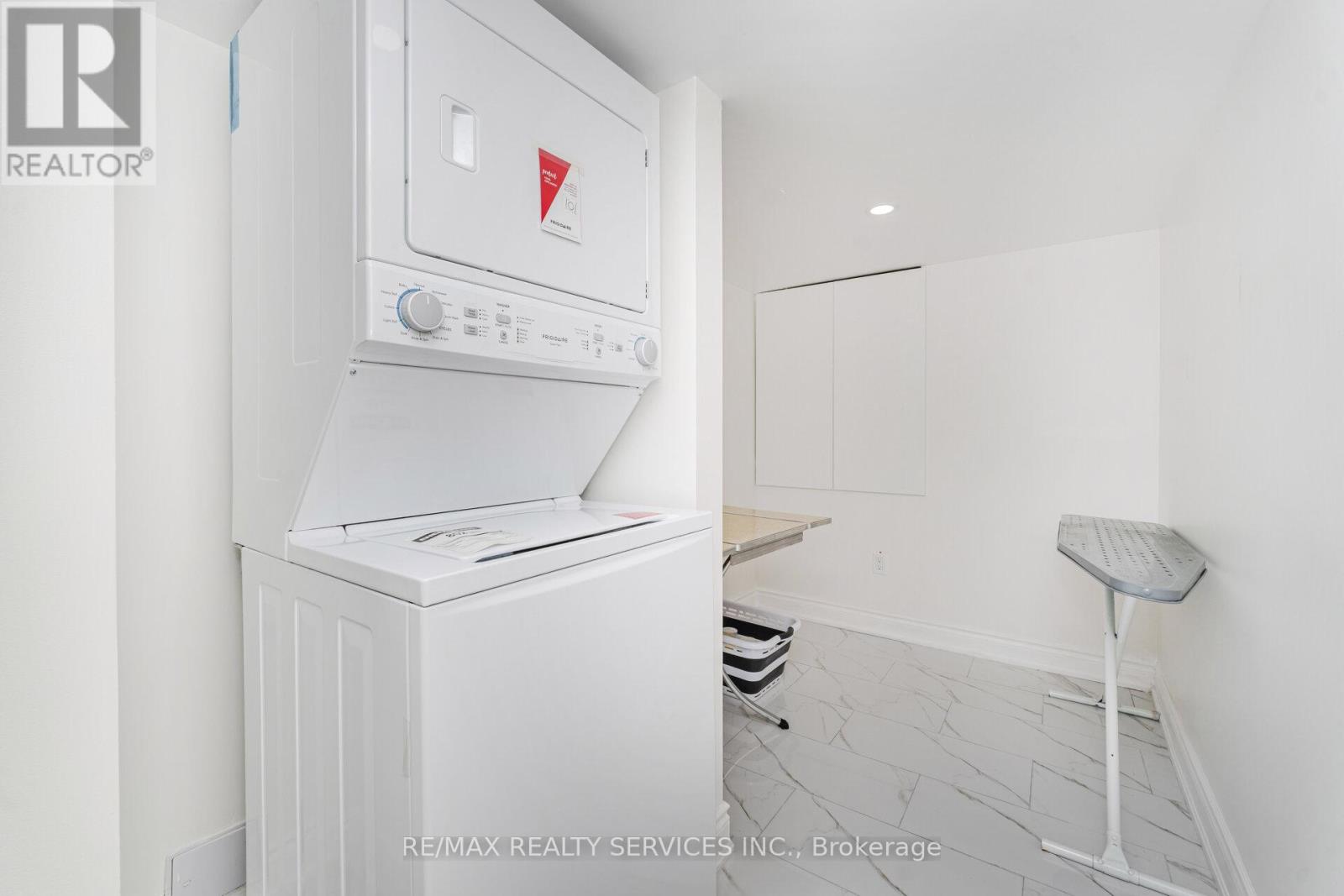 2 Magical Road, Brampton, Ontario  L7A 4R1 - Photo 33 - W12438915