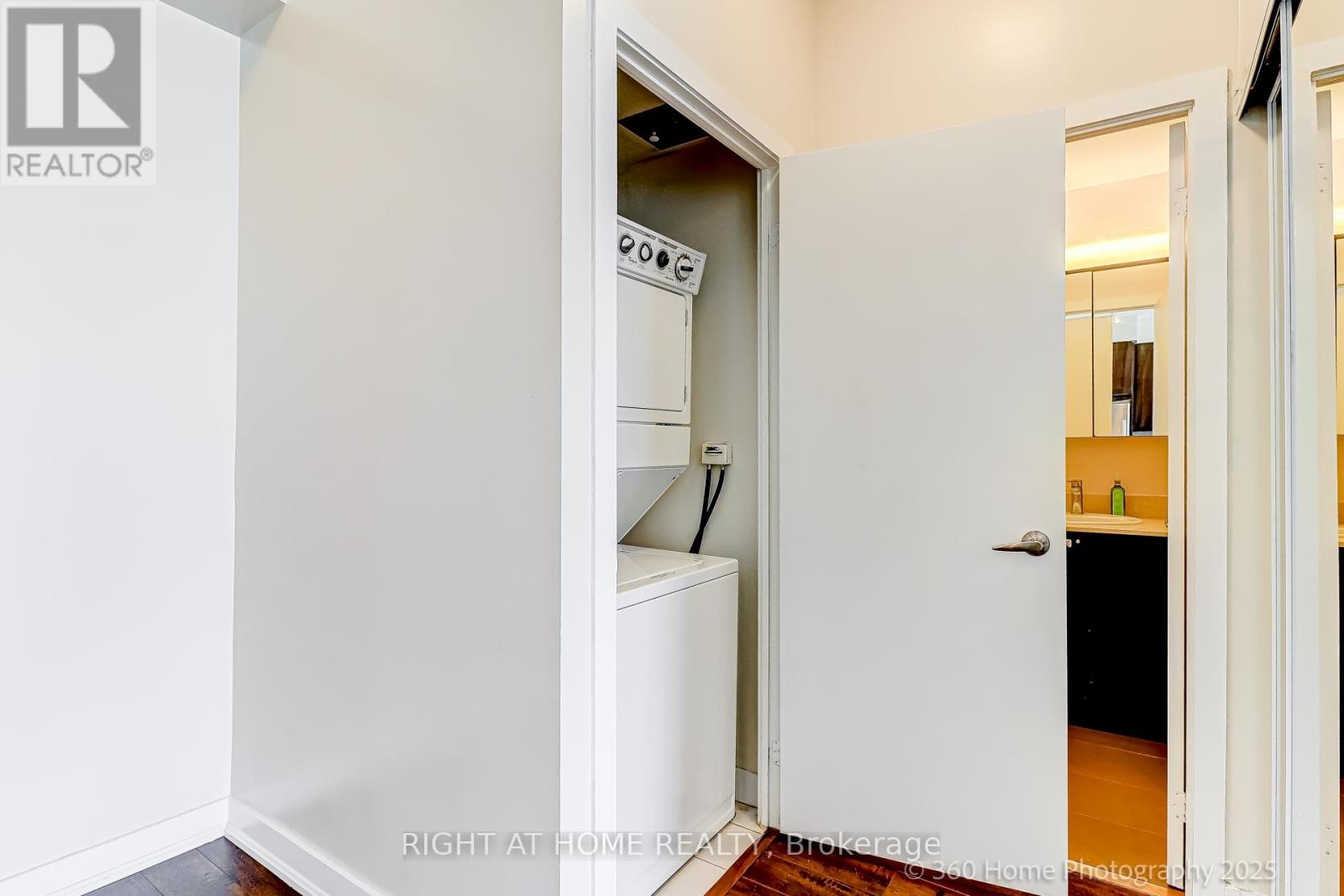 3501 - 4065 Brickstone Mews, Mississauga, Ontario  L5B 0G3 - Photo 19 - W12438925
