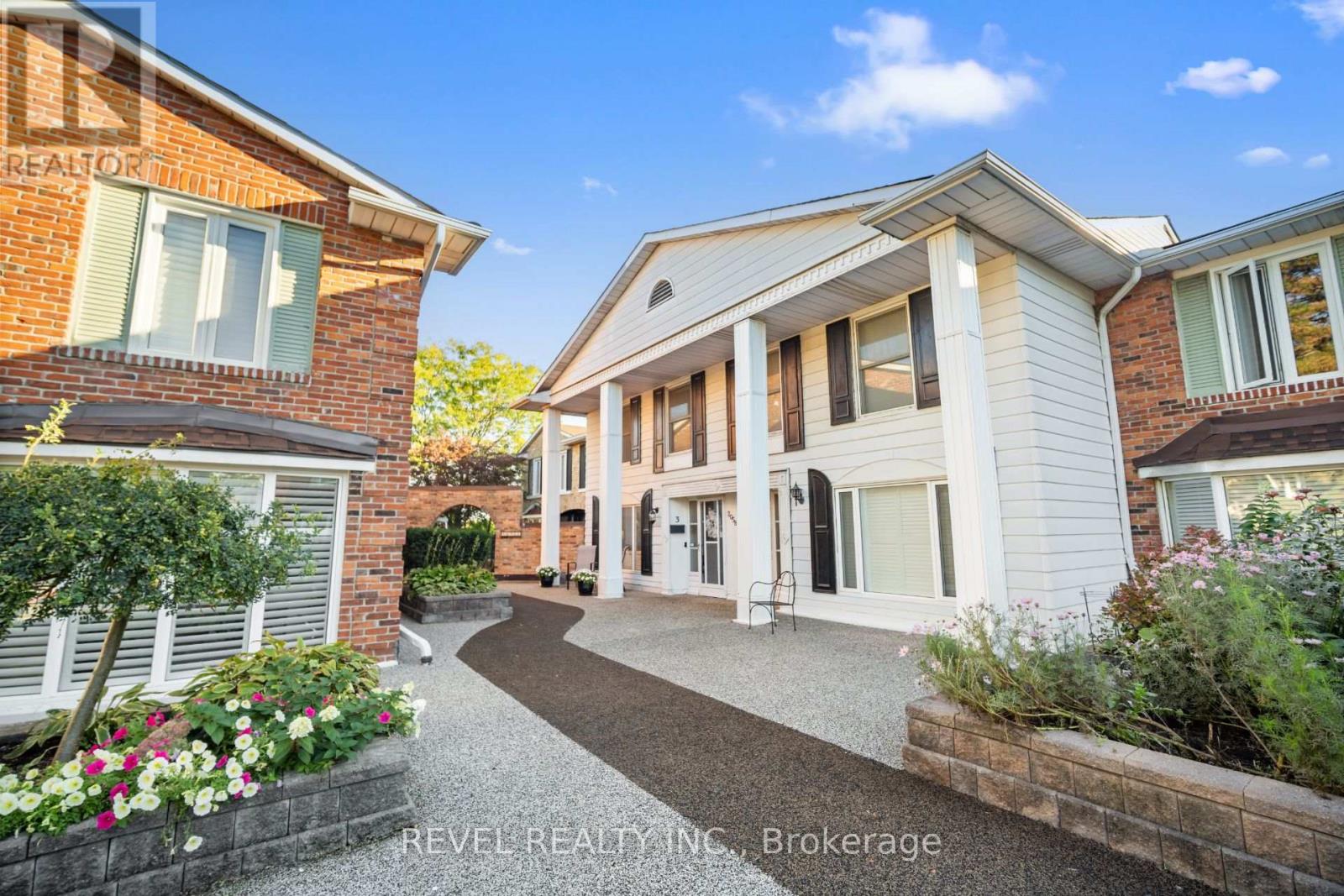 3 - 2058 BRANT STREET, Burlington, Ontario