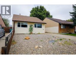 1121 St David Road N St Edwards, Lethbridge, Ca