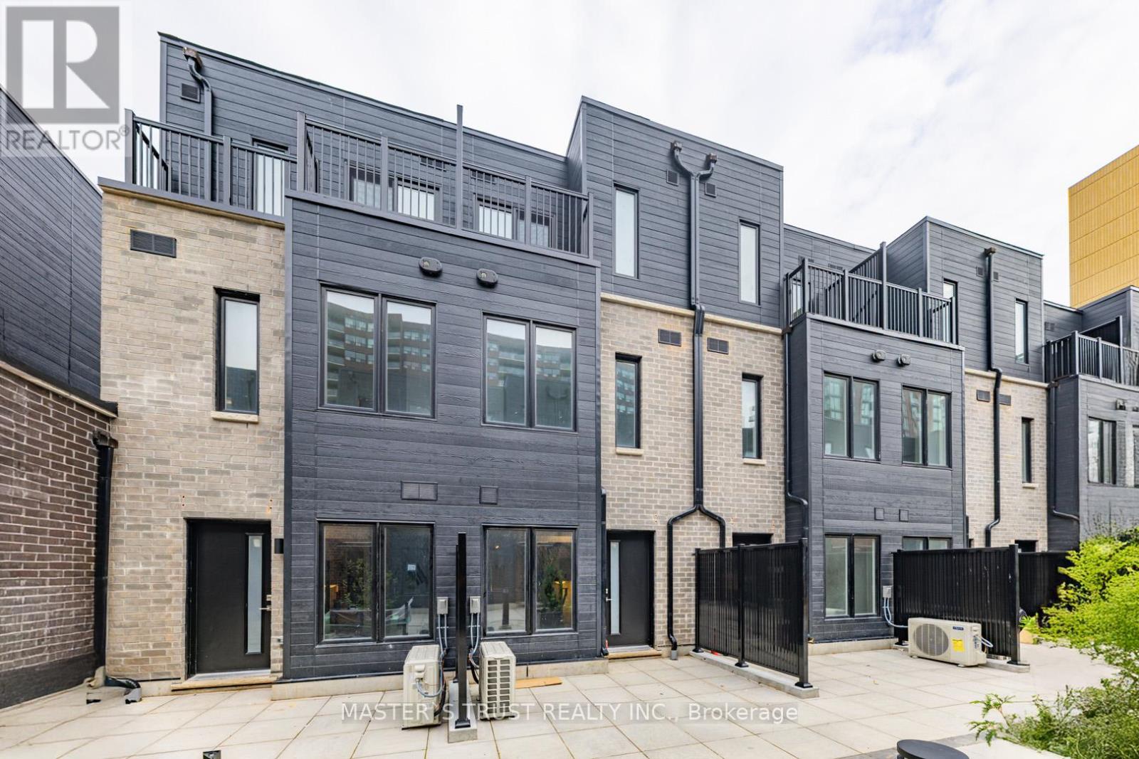 54 - 10 Calamint Lane, Toronto, Ontario  M1W 2H1 - Photo 4 - N12425125