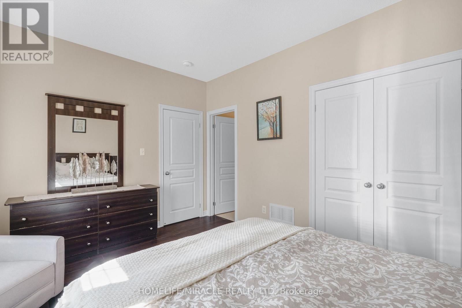 26 Fitzgibson Street, Brampton, Ontario  L6Y 0H8 - Photo 34 - W12436957