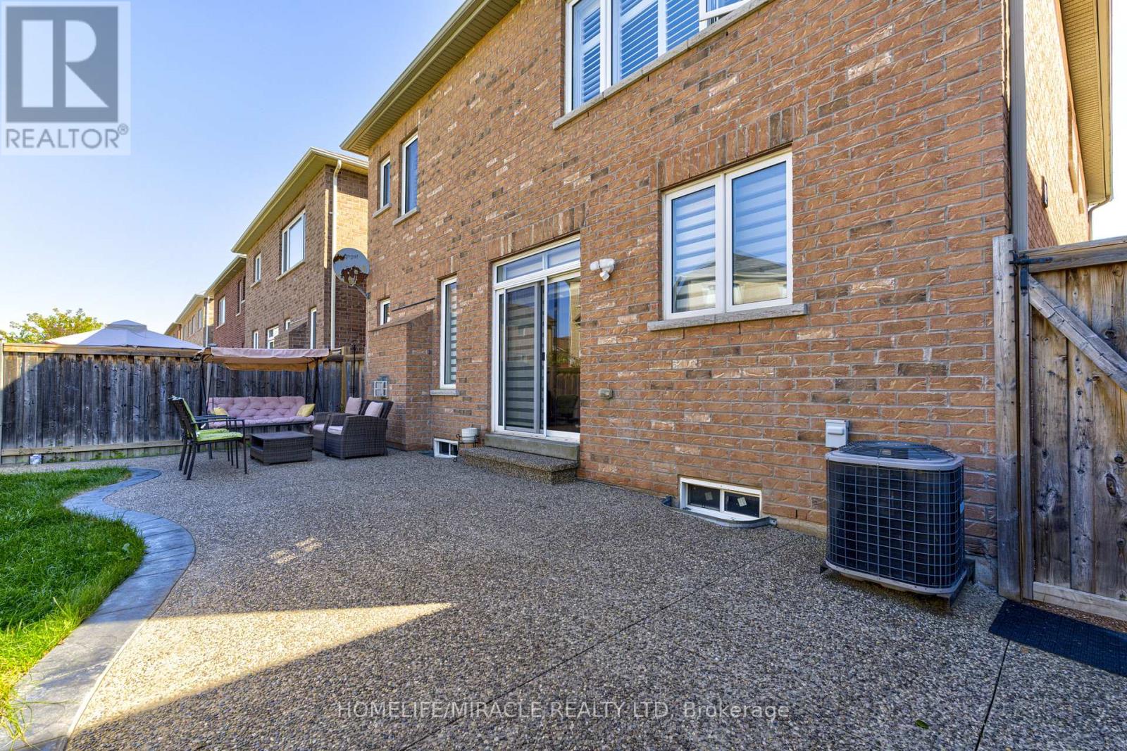 26 Fitzgibson Street, Brampton, Ontario  L6Y 0H8 - Photo 48 - W12436957