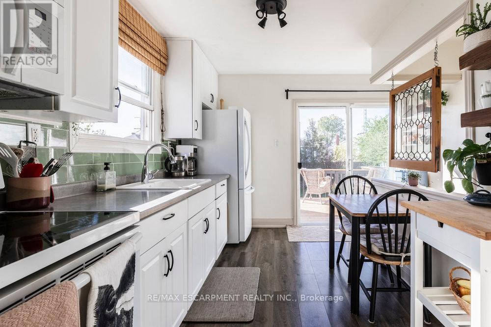 80 East 39th Street, Hamilton, Ontario  L8V 4H3 - Photo 6 - X12438939