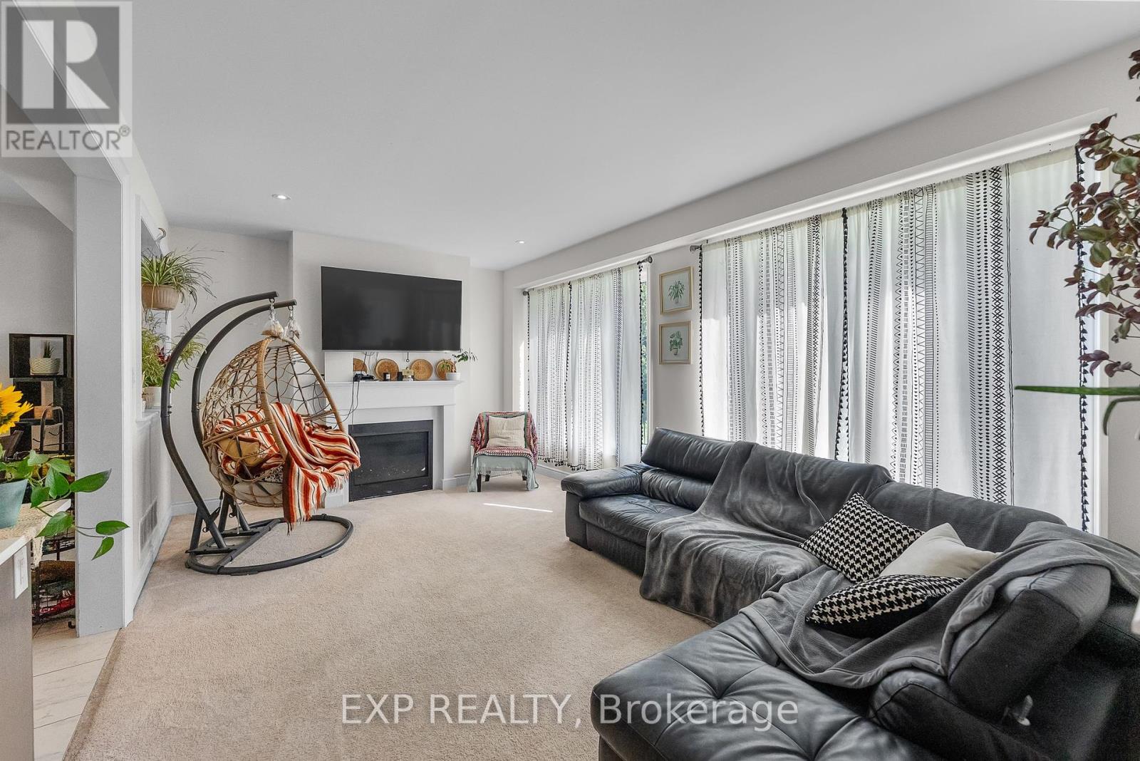 7712 Tupelo Crescent, Niagara Falls (Brown), Ontario  L2H 3R8 - Photo 13 - X12438959